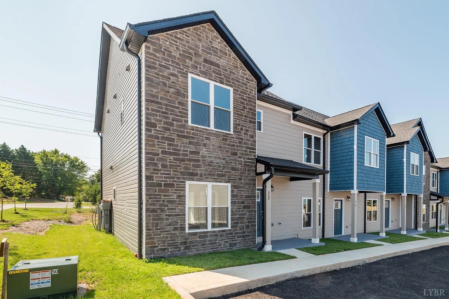 Property main image