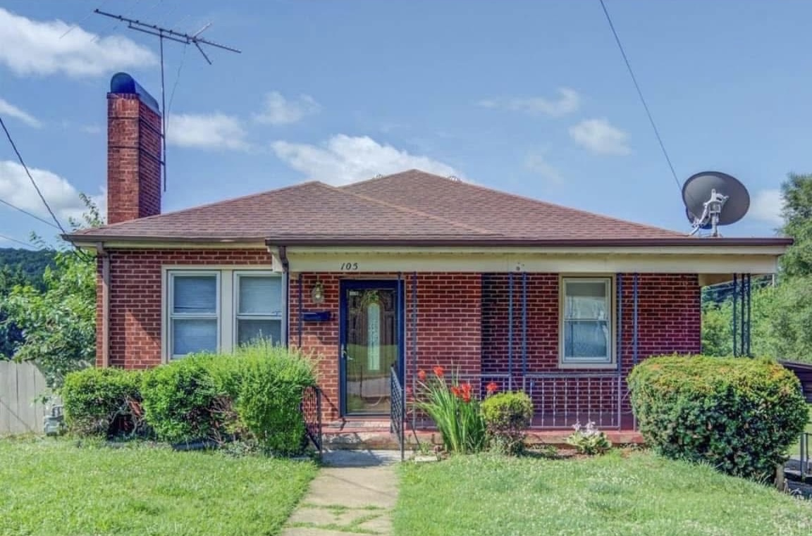 105 Roberts Avenue