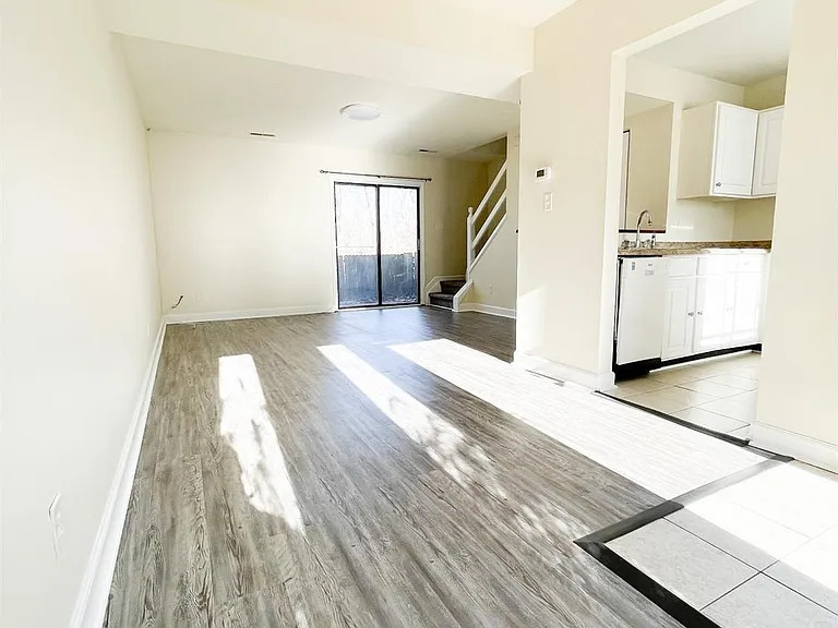 1444 Tenbury Drive - 1